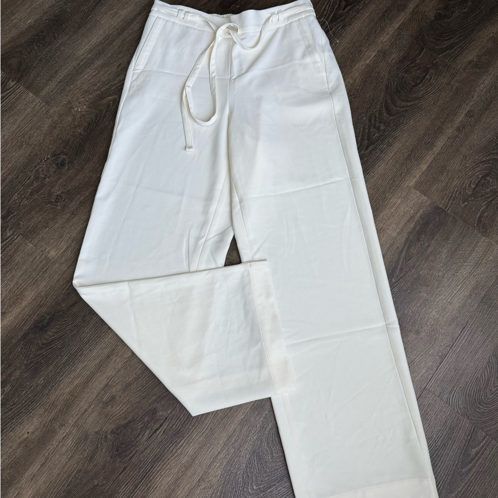 New! Gorgeous pants.